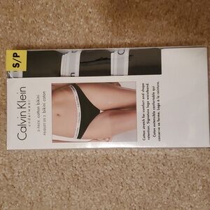Brand new 3 pack bikini Calvin Klein size small
